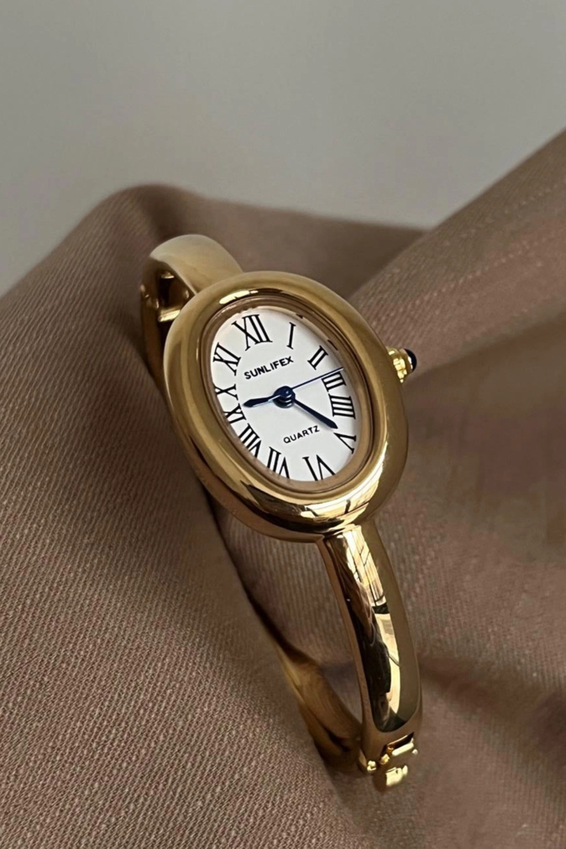 Oval Dial Gold Wrist Watch - White & Gold