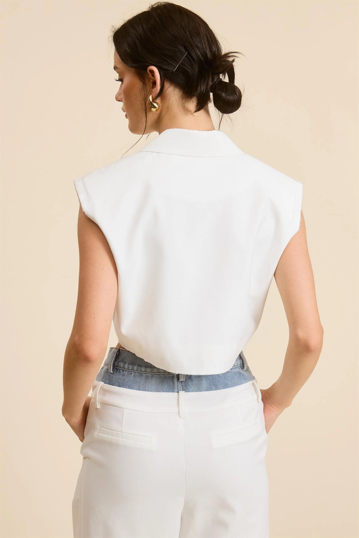 V-Neck Cropped Vest - White