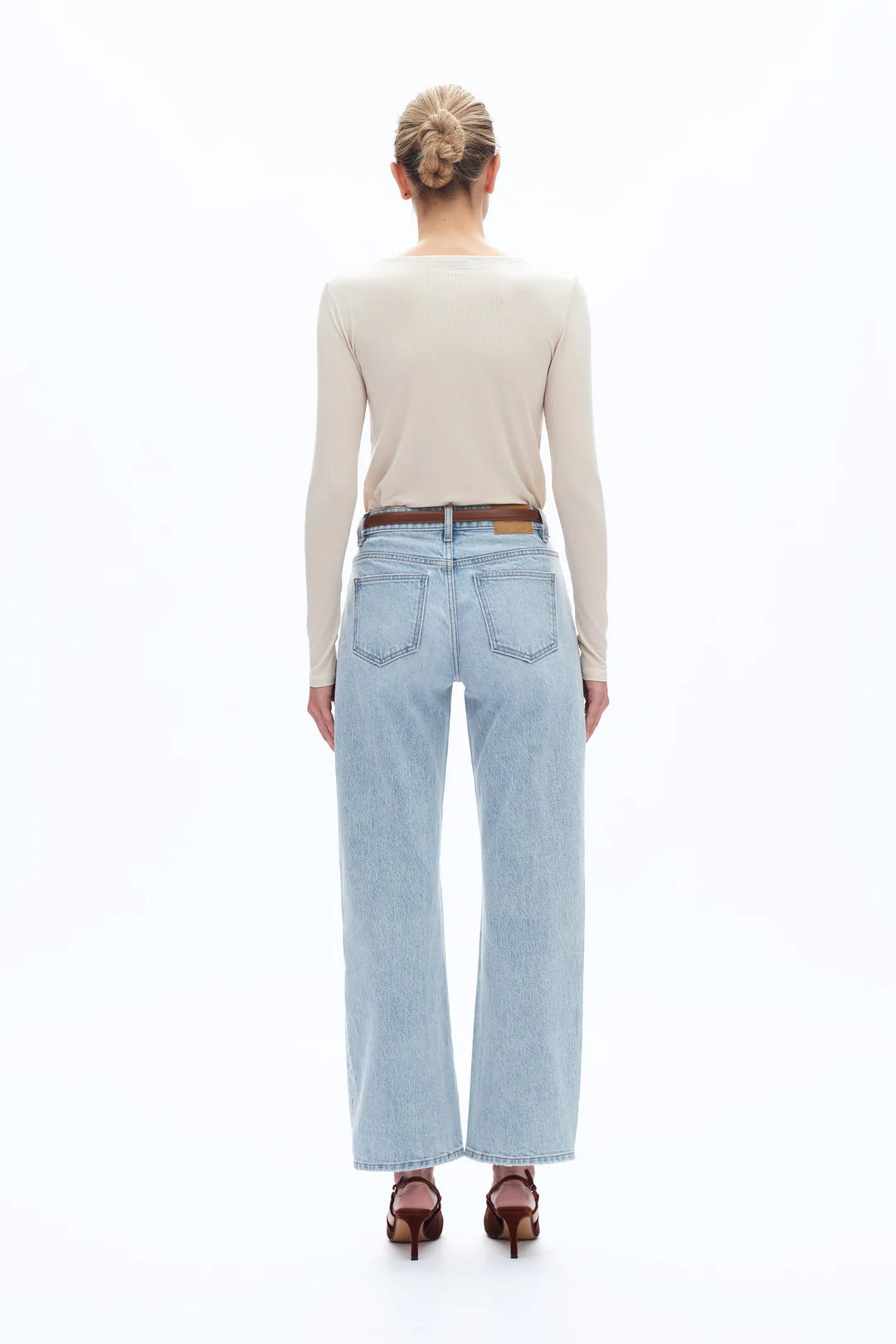 Mid Rise Barrel Leg Jeans - Light Blue