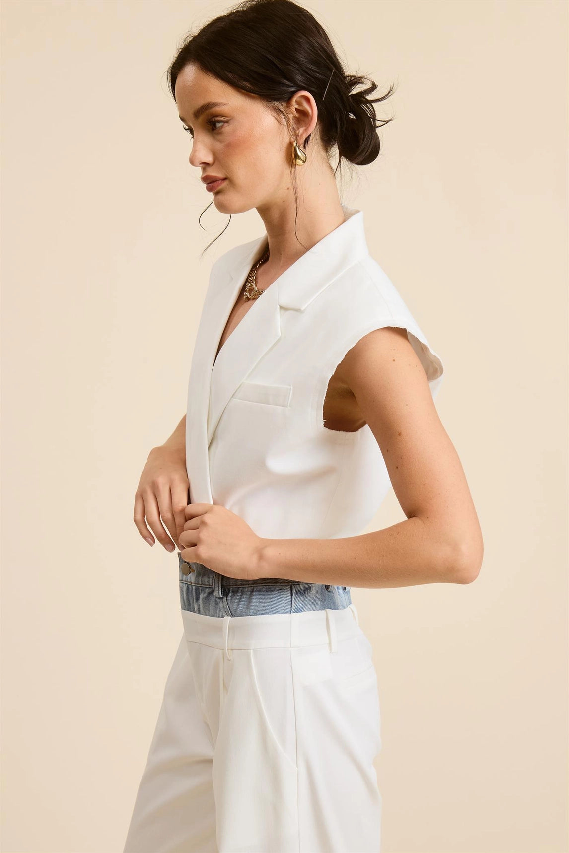 V-Neck Cropped Vest - White