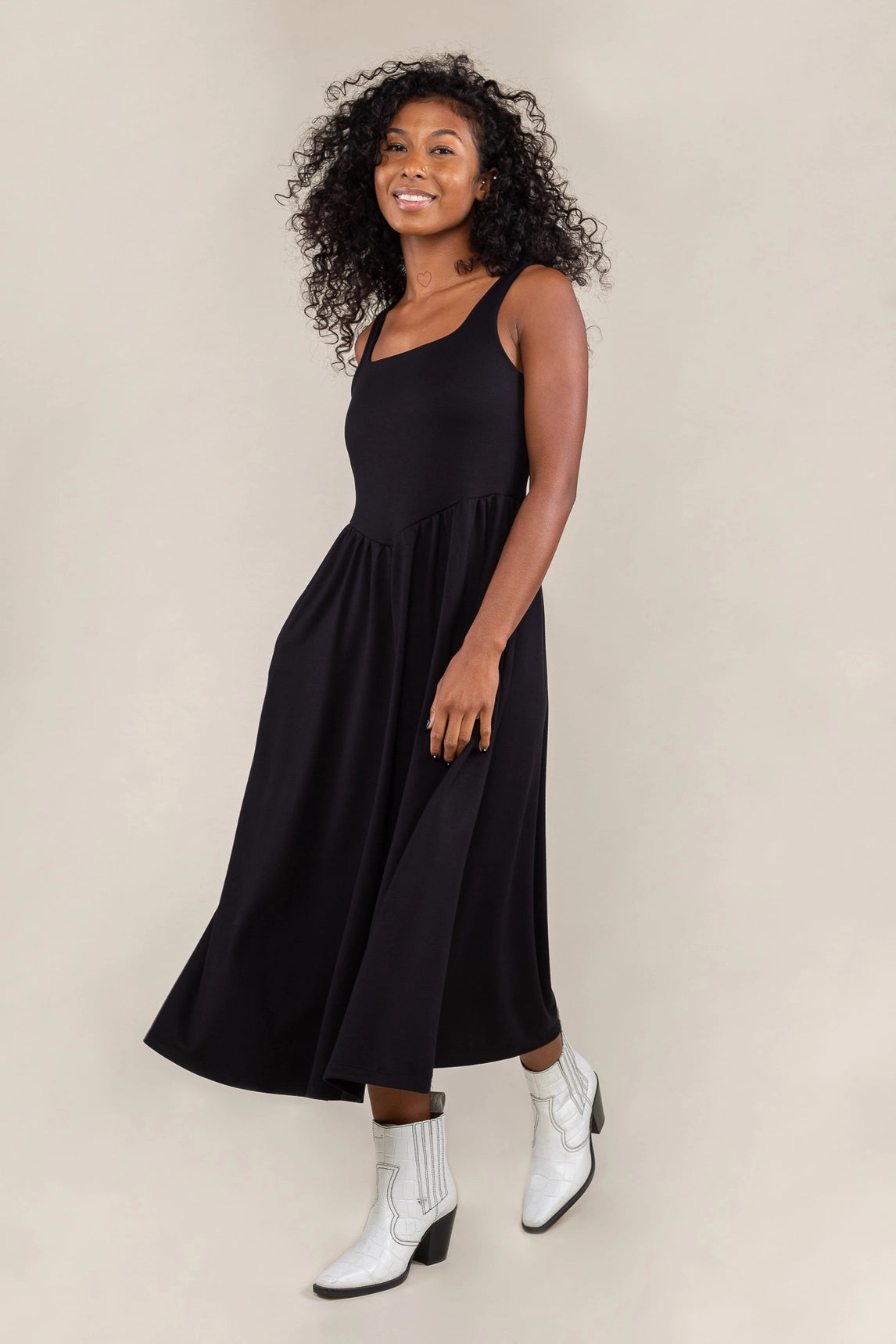 Basic Swing Midi Dress - Black