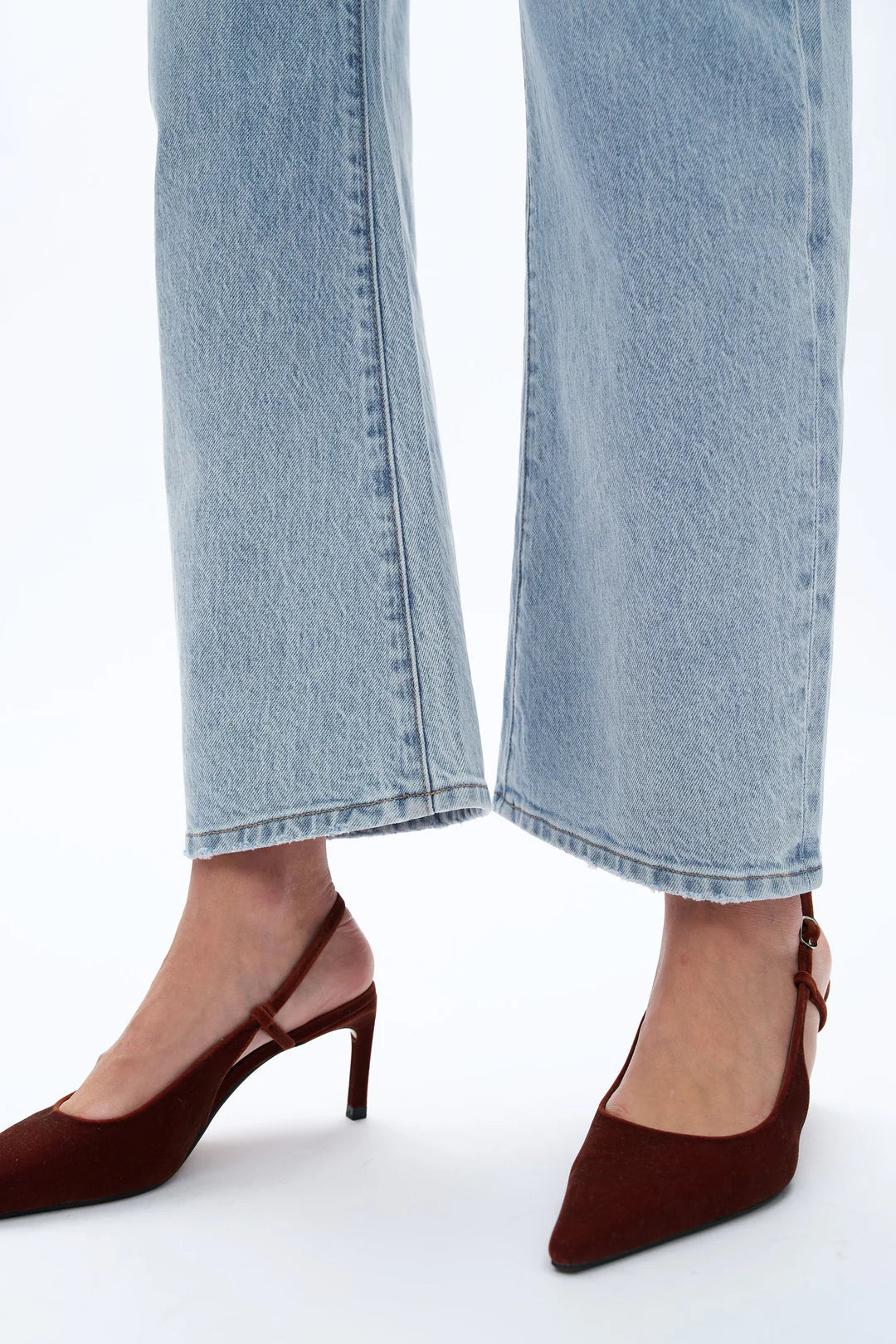Mid Rise Barrel Leg Jeans - Light Blue