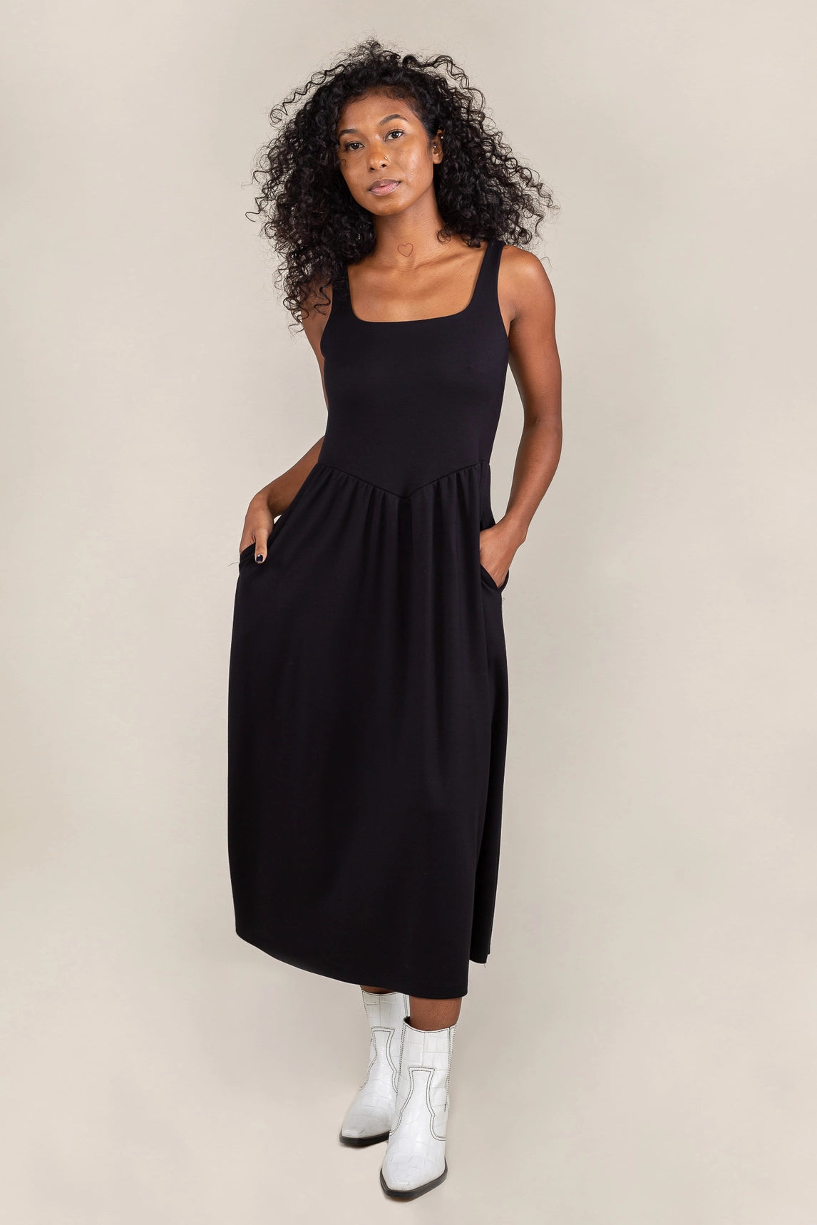 Basic Swing Midi Dress - Black